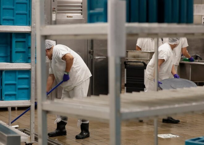 GEO Group Is Fighting to Pay ICE Detainees as Little as $1 a Day to Work — ProPublica