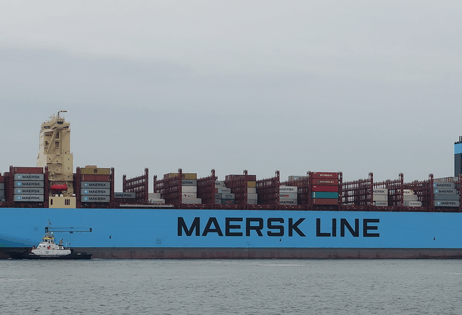 Shipping giant Maersk supplies Israel with warplanes