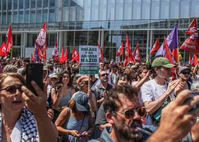 Solidarity Against Repression: Over 2,000 Stand with Anasse Kazib Outside Court of Paris