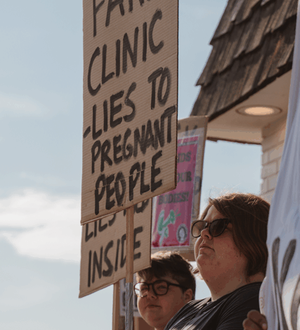 Milwaukee protest prevents new anti-abortion center from opening — Fight Back! News