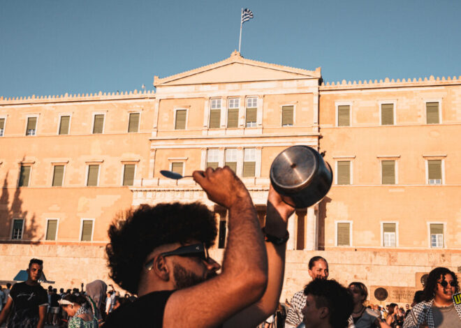 Amidst Tourist Season, a Pro-Palestinian Initiative Holds Daily Protests Outside the Greek Parliament