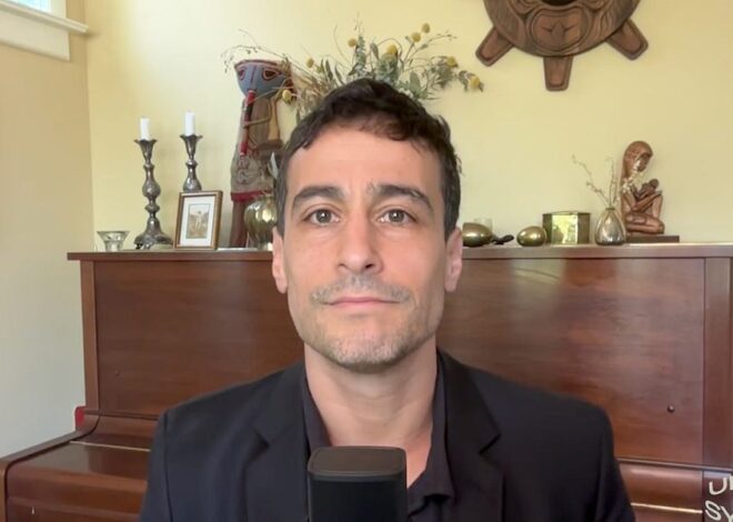 Zelensky under fire, Israel attacks Syria, Russiagate revealed