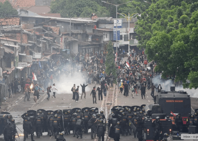 Mass Protests Erupt in Indonesia over Parliamentary Perks and Police Repression