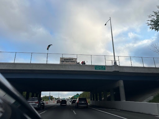 Banner drop in Milwaukee protests Netanyahu’s speech at the UN General Assembly — Fight Back! News