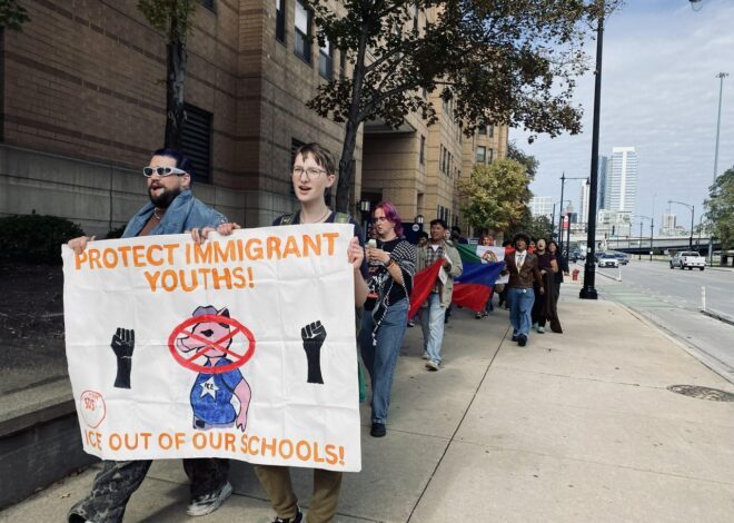 UIC students tell Trump, ‘Hands off Chicago!’ — Fight Back! News