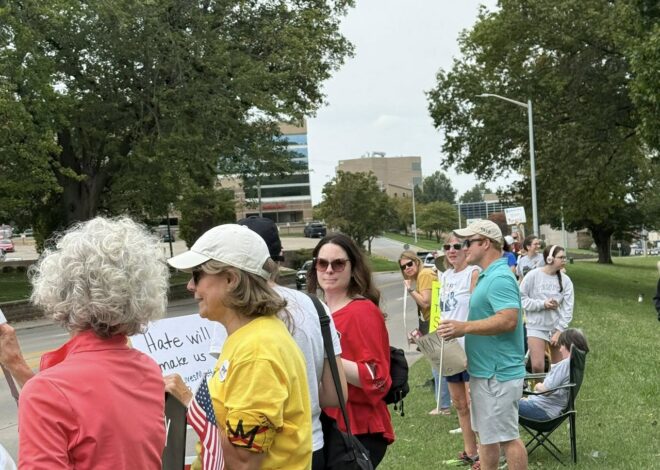 No Kings protest outside Southeast Missouri State University — Fight Back! News