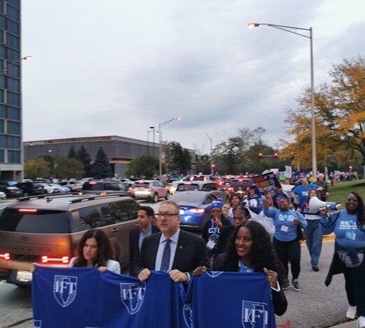 Illinois Federation of Teachers leads No Kings protest in Rosemont — Fight Back! News