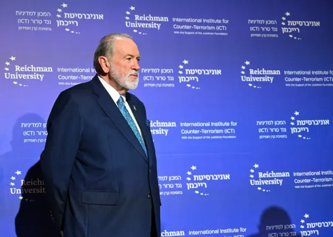 Huckabee Welcomed Man Imprisoned for 30 Years for Spying for Israel Into Embassy