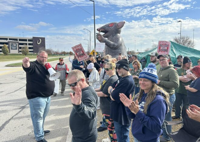 Horseshoe dealers mark ‘Labor Day in November’ with solidarity, music and rebuilt picket lines — Fight Back! News