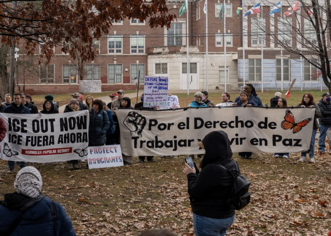 Detroit Teachers Push Union and School Board to Fight ICE