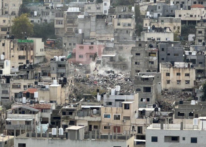 Israeli Troops Advance Into Southern Lebanon and Destroy a House