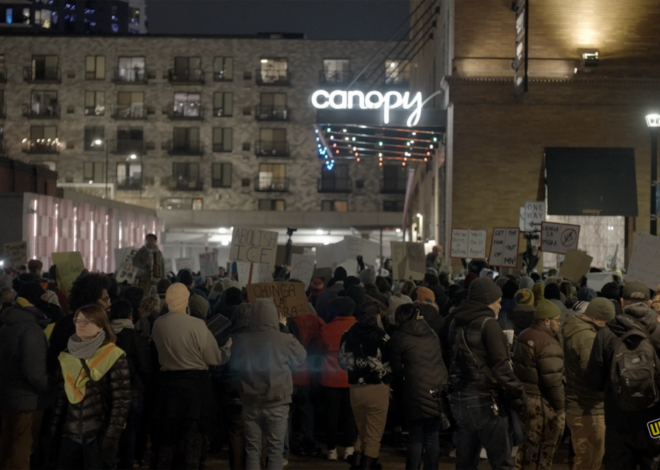 Large Noise Demo Against ICE Crashed by Police Who Arrest 30