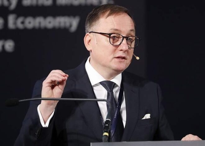 Latvian Central Banker: Naive to Think Europe Is Not at War With Russia