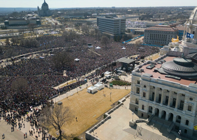 Up to 200,000 Gather in St. Paul for Third ‘No Kings’ Rally