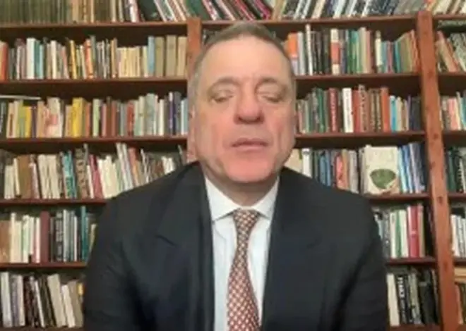 US Prepares Huge Iran Strike; Russian Spy Satellite Data Helps Iran; Kiev Fears Big Oreshnik Strike