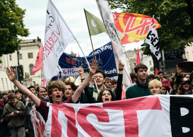 Students in Germany Strike Against Conscription