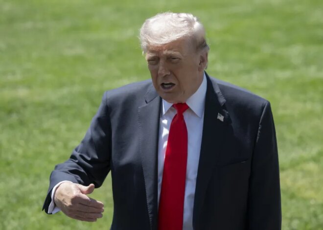 Trump says US will be hitting Iran ‘very hard tonight’ – Middle East Monitor
