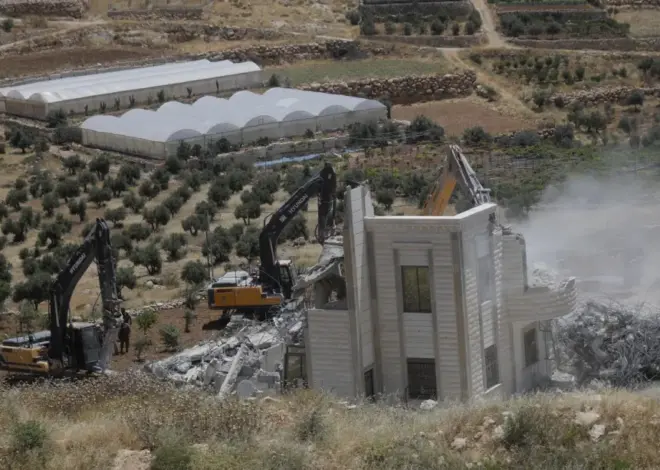 Israel demolishes 6 Palestinian homes, displacing dozens in occupied West Bank – Middle East Monitor