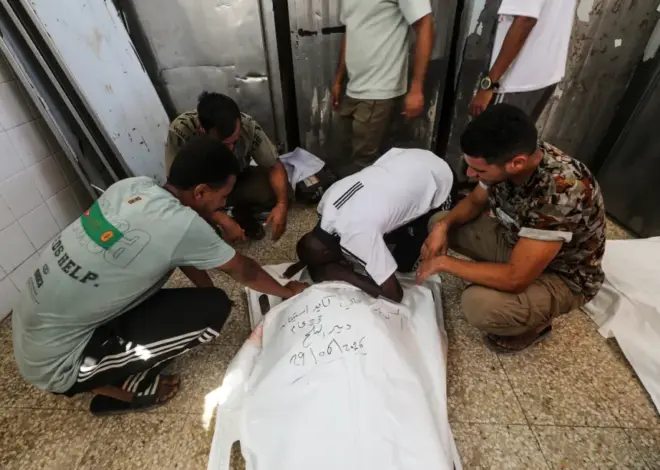 Israeli army kills 3 Palestinians, expands areas under occupation in central Gaza – Middle East Monitor