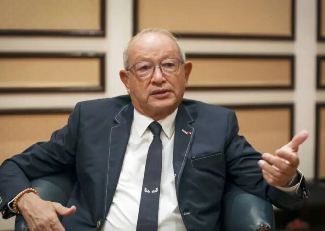 Egyptian billionaire Sawiris sparks debate after calling for closure of state TV – Middle East Monitor