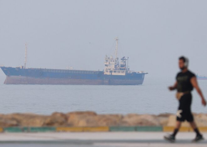 US Revokes Iran Oil Sanctions Waiver After Multiple Tankers Struck in Strait of Hormuz