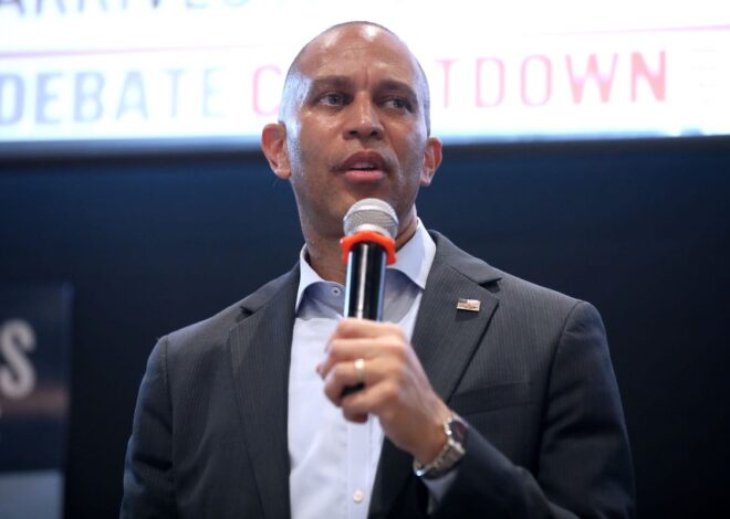 Jeffries Opposes Bid to Cut Israel Aid After Record AIPAC Earmark