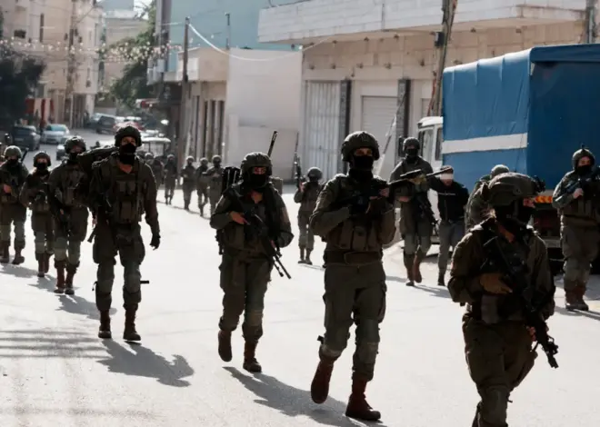 Israeli army raids city in northern occupied West Bank, closes main roads – Middle East Monitor