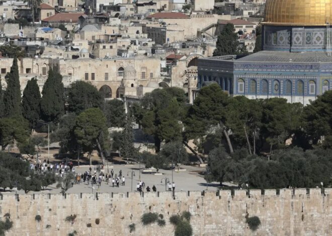 Over 2,500 Israeli occupiers storm Al-Aqsa Mosque compound in occupied East Jerusalem – Middle East Monitor