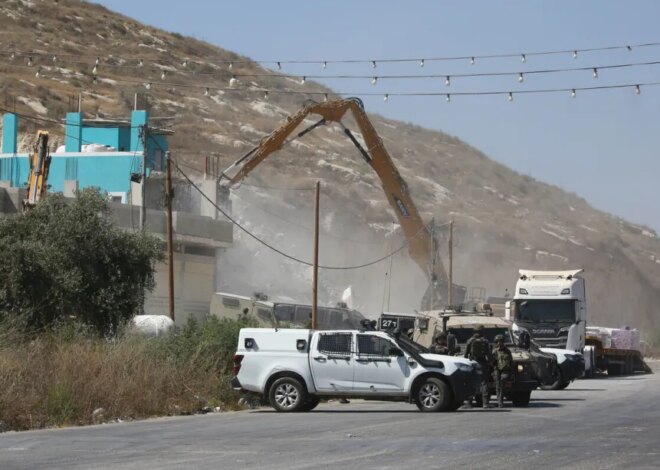 Israeli army arrests 14 Palestinians, demolishes 3 homes in occupied West Bank – Middle East Monitor