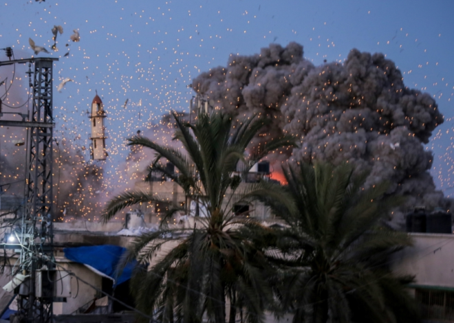 Israeli airstrike destroys mosque, displaced persons’ tents in Gaza City, leaves hundreds homeless – Middle East Monitor