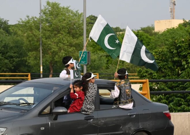Flags, Field Marshals, and Foreign Masters: Pakistan’s Independence Pageant – Middle East Monitor