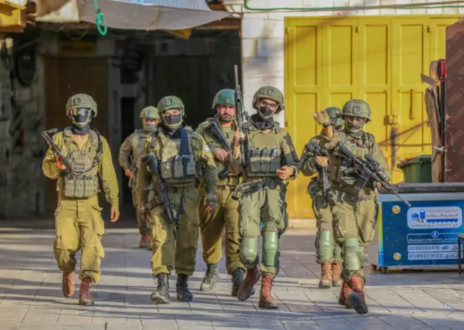 Israeli army arrests 13 Palestinians as occupiers escalate attacks in West Bank – Middle East Monitor