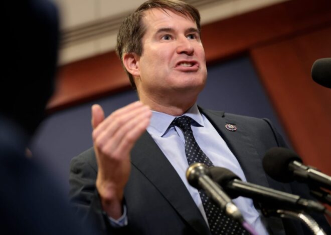 Private Equity Execs Bankroll Super PAC Backing Moulton vs. Markey