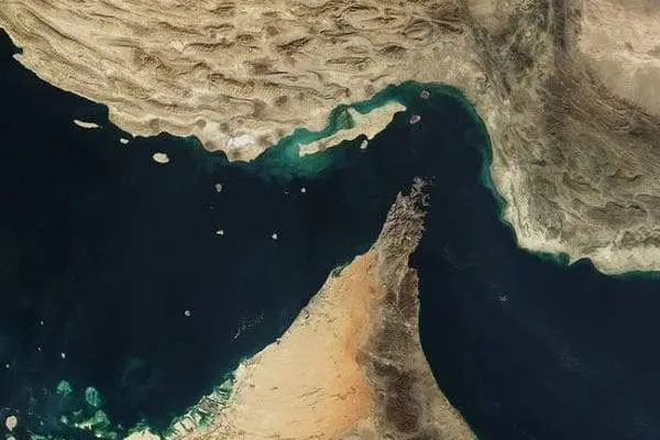 Iran, Oman near deal to reopen Strait of Hormuz: Report – Middle East Monitor