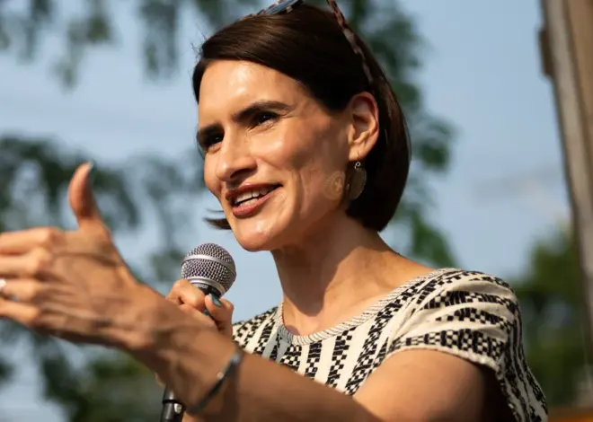 Sanders-Backed Flanagan Wins Minnesota Senate Primary, Continuing Progressive Sweep