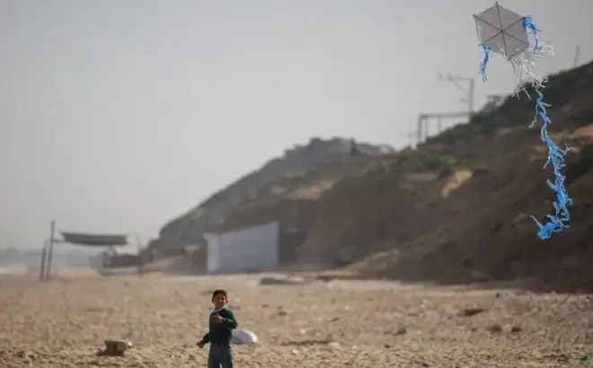 Israel threatens evacuations in Gaza over children’s kites