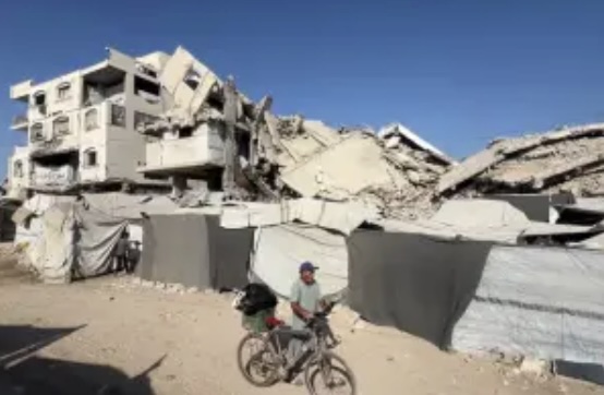 Inside the siege, the ruined buildings of Gaza – Daily Update