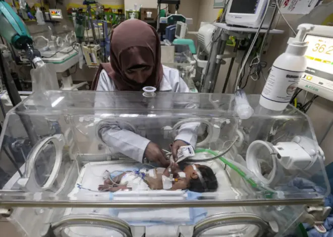 Gaza hospital reports severe NICU overcrowding amid rise in premature births – Middle East Monitor