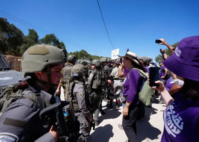 Israeli army blocks activists from aiding Palestinians besieged by occupiers – Middle East Monitor