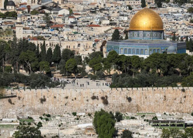 Ben-Gvir, over 1,200 Israeli occupiers storm Al-Aqsa Mosque as Palestinian shops forced to close for ‘Jewish prayers’ – Middle East Monitor