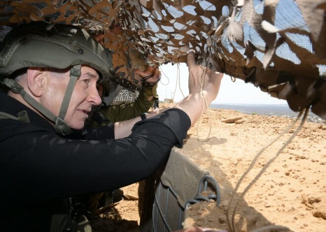Netanyahu Visits Gaza, Vows the IDF Is ‘Not Withdrawing’