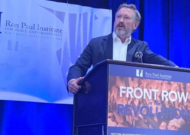 Massie, Kent Join Ex-Officials Lighting Up Ron Paul ‘Revolution’
