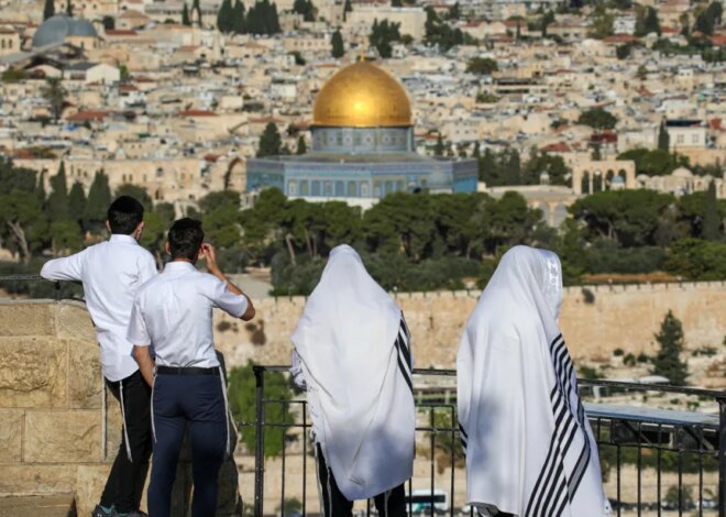 Israeli occupiers stormed Jerusalem’s Al-Aqsa Mosque 26 times in September: Awqaf Ministry – Middle East Monitor
