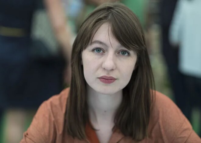 Don’t let Britain shelve Sally Rooney – Middle East Monitor