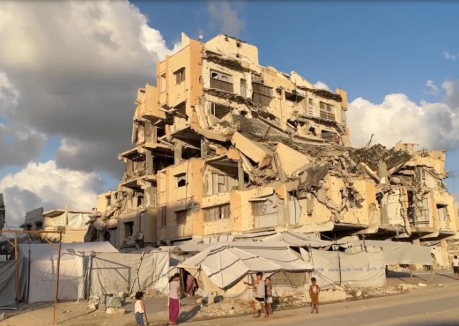 Gaza’s displaced face a deadly choice: collapsing buildings or flooded tents – Middle East Monitor
