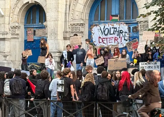 France: High School Students, Civil Service Unions, and Firefighters Unite in Blockades