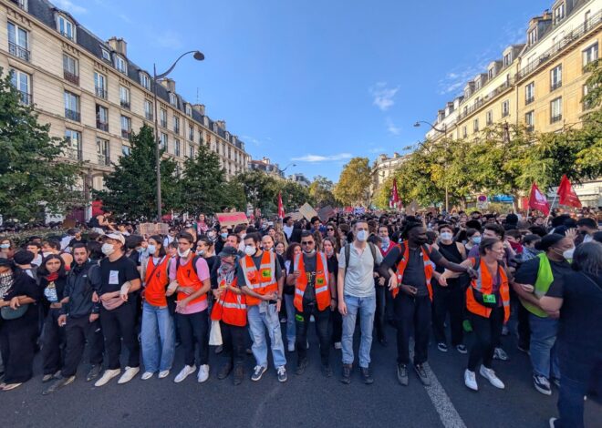 In France, the High School Student Revolt Gains Ground and Shakes the End of Macron’s Reign